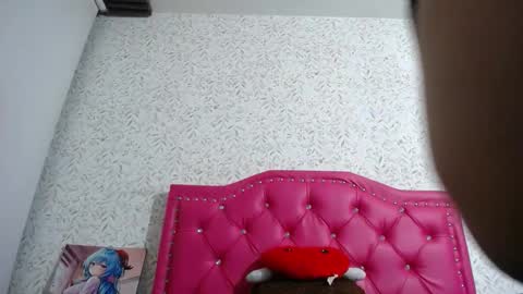 Snapshot of luly_blue chatting on 09-27-25, 04:06 Luly online show from 09-27-25, 04:06