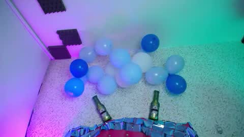 Snapshot of luly_blue chatting on 10-01-25, 04:07 Luly online show from 10-01-25, 04:07