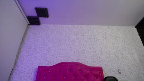 Snapshot of luly_blue chatting on 10-15-25, 04:12 Luly online show from 10-15-25, 04:12