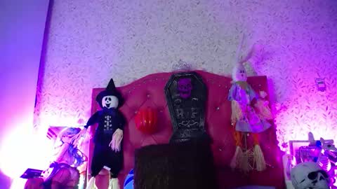 Snapshot of luly_blue chatting on 10-24-25, 10:28 Luly online show from 10-24-25, 10:28