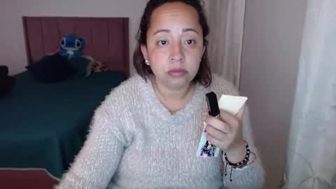 LUMI     online show from 03-08-25, 07:49