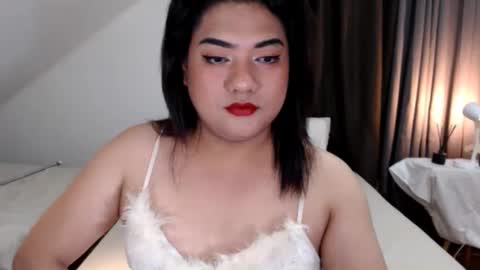 Snapshot of luminagandara chatting on 01-04-25, 03:07 QueenBritney online show from 01-04-25, 03:07