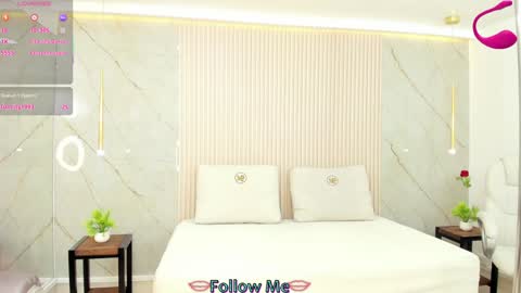 Snapshot of luminous__queen chatting on 02-09-25, 02:06 luminous__queen online show from 02-09-25, 02:06