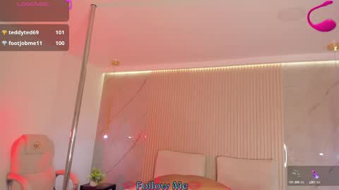 Snapshot of luminous__queen chatting on 03-08-25, 08:46 luminous__queen online show from 03-08-25, 08:46