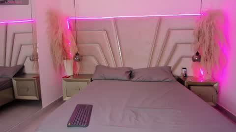luna_and_axell online show from 06-29-26, 11:32