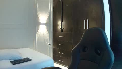 luna and banji online show from 10-21-25, 09:37