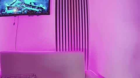 luna and banji online show from 12-03-25, 05:04