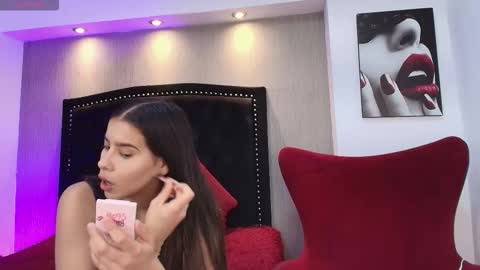 Luna And Titan  online show from 12-19-25, 01:07