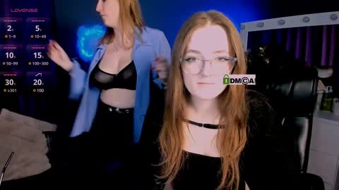 luna_berryy online show from 02-04-25, 11:59