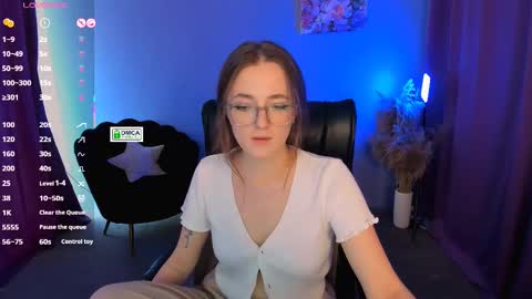 luna_berryy online show from 02-23-25, 05:34