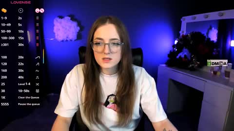 luna_berryy online show from 02-24-25, 08:25