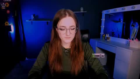 luna_berryy online show from 03-10-25, 08:34