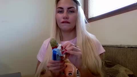 Snapshot of luna_blazer chatting on 10-24-25, 11:50 luna_blazer online show from 10-24-25, 11:50