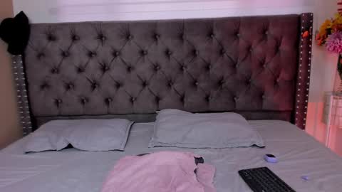 luna_cute14 online show from 12-02-25, 07:53