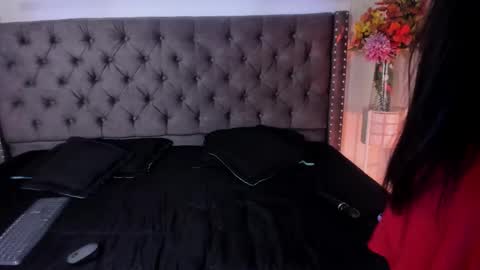 luna_cute14 online show from 03-19-26, 08:46