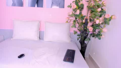 Snapshot of luna_diaz1 chatting on 02-24-26, 07:45 luna_diaz1 online show from 02-24-26, 07:45