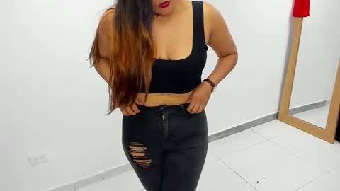 luna  online show from 02-14-25, 02:23