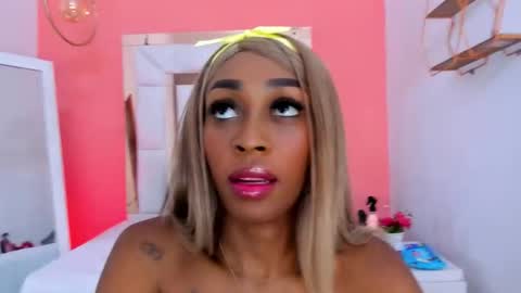 Luna online show from 10-24-25, 08:49