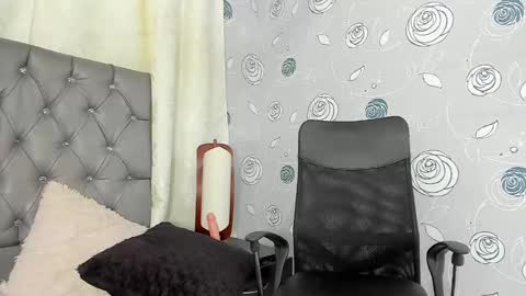 Snapshot of luna_evaa chatting on 01-15-25, 06:40 Luna Eva online show from 01-15-25, 06:40