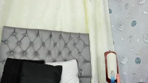 Snapshot of luna_evaa chatting on 01-24-25, 06:25 Luna Eva online show from 01-24-25, 06:25
