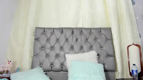 Snapshot of luna_evaa chatting on 02-19-25, 05:49 Luna Eva online show from 02-19-25, 05:49