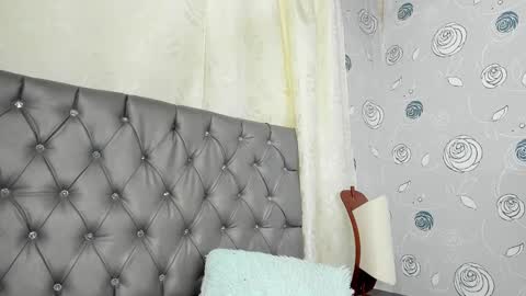 Snapshot of luna_evaa chatting on 02-26-25, 06:00 Luna Eva online show from 02-26-25, 06:00