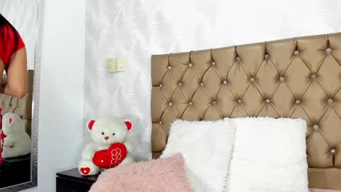 Snapshot of luna_evaa chatting on 09-09-25, 01:21 Luna Eva online show from 09-09-25, 01:21