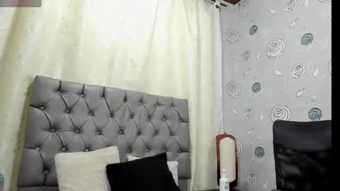 Snapshot of luna_evaa chatting on 10-09-25, 02:37 Luna Eva online show from 10-09-25, 02:37