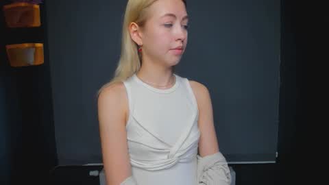 Elizabeth online show from 01-15-26, 07:02