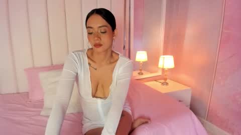 luna_hot_ass online show from 10-23-25, 08:51