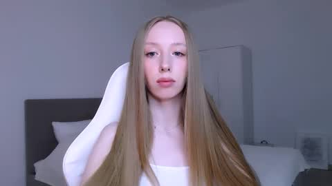 Luna online show from 03-09-26, 09:19