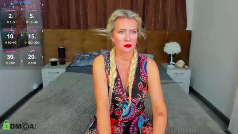 Snapshot of luna_lew1s chatting on 10-14-25, 08:37 luna_lew1s online show from 10-14-25, 08:37