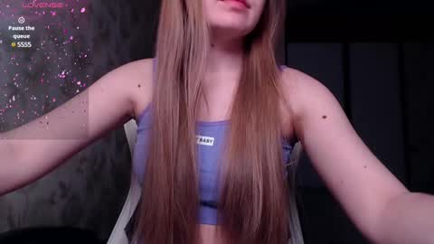 Snapshot of luna_loveisgood chatting on 12-21-24, 05:18 Luna online show from 12-21-24, 05:18