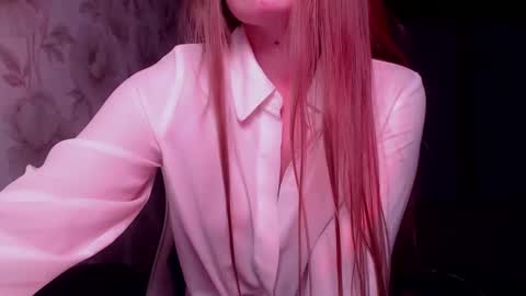 Snapshot of luna_loveisgood chatting on 01-04-25, 12:48 Luna online show from 01-04-25, 12:48