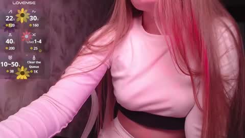 Snapshot of luna_loveisgood chatting on 02-08-25, 10:39 Luna online show from 02-08-25, 10:39