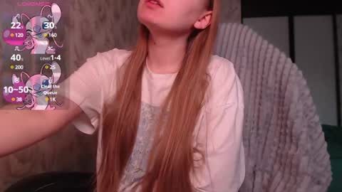 Snapshot of luna_loveisgood chatting on 03-03-25, 09:44 Luna online show from 03-03-25, 09:44