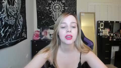 Luna online show from 11-27-25, 03:08