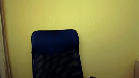 Snapshot of luna_lush_ chatting on 01-24-25, 08:34 Luna online show from 01-24-25, 08:34