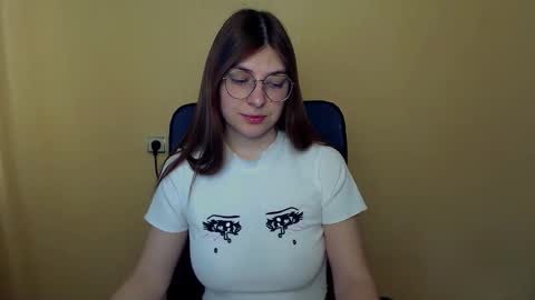 Snapshot of luna_lush_ chatting on 02-10-26, 10:30 Luna online show from 02-10-26, 10:30