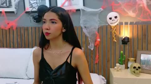 LUNA  online show from 10-24-25, 01:51