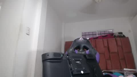 Snapshot of luna_rosita chatting on 12-04-24, 09:24 Luna online show from 12-04-24, 09:24