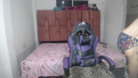 Snapshot of luna_rosita chatting on 12-06-24, 01:29 Luna online show from 12-06-24, 01:29