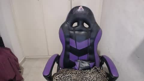 Snapshot of luna_rosita chatting on 12-20-24, 09:32 Luna online show from 12-20-24, 09:32