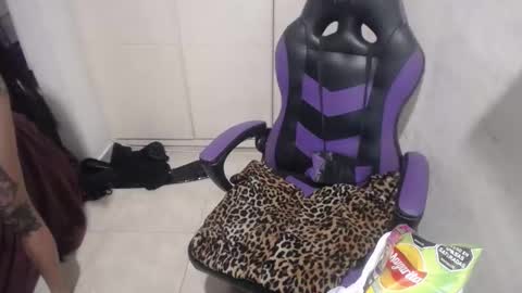 Snapshot of luna_rosita chatting on 01-02-25, 10:16 Luna online show from 01-02-25, 10:16