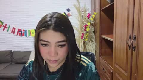 Snapshot of luna_rousse26 chatting on 06-23-26, 12:58 luna_rousse26 online show from 06-23-26, 12:58