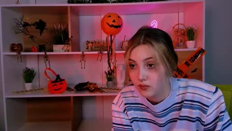 Snapshot of luna_tin chatting on 11-02-25, 08:00 Luna online show from 11-02-25, 08:00