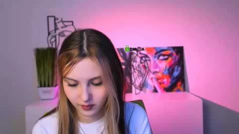 Snapshot of luna_tin chatting on 11-28-25, 07:27 Luna online show from 11-28-25, 07:27