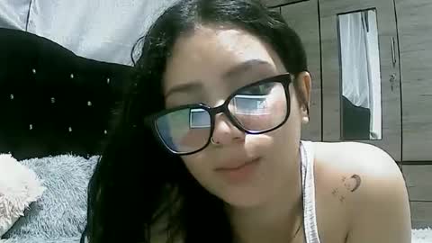 lunaa_sub online show from 01-29-25, 05:51