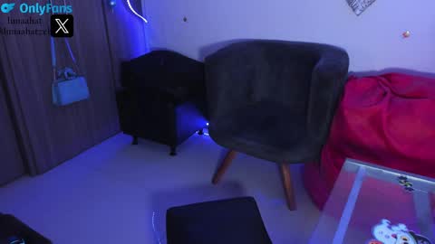 Snapshot of lunaahatzel chatting on 01-23-25, 08:25 Luna Hatzel online show from 01-23-25, 08:25