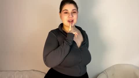 Luna online show from 02-20-26, 07:43